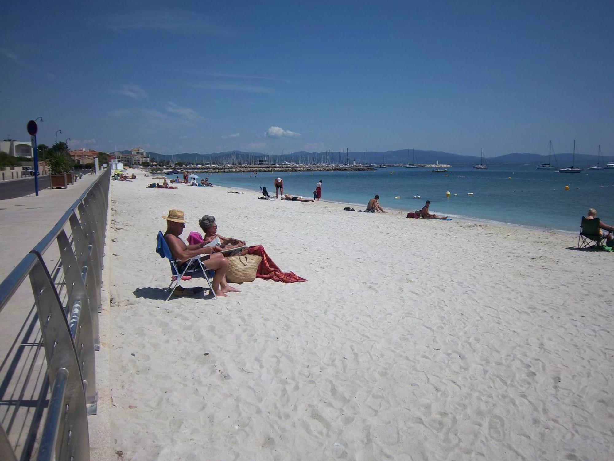 Hotel Le Calypso Hyères Buitenkant foto